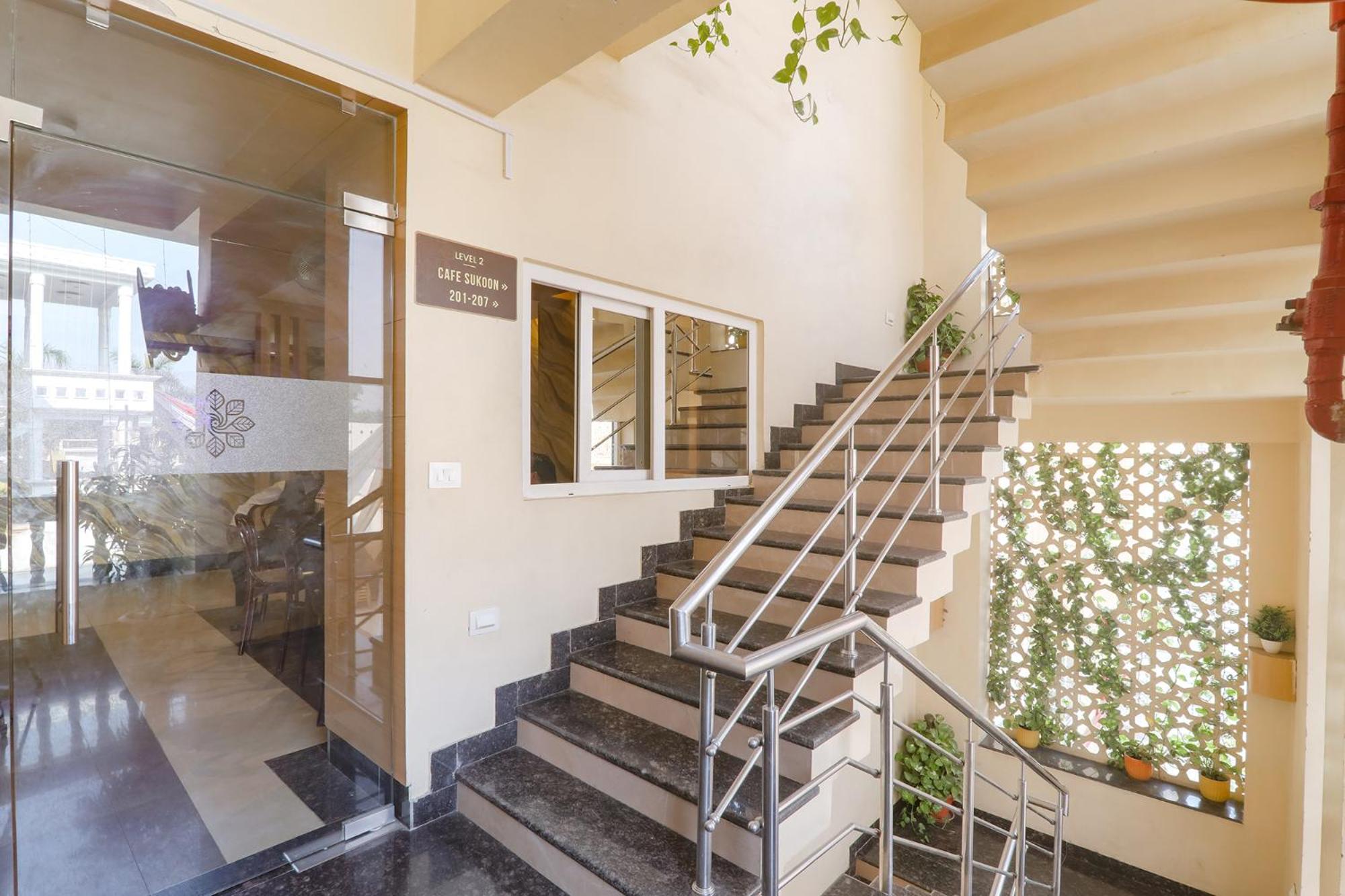 Fabhotel Raghubar Kripa Lucknow Exterior foto